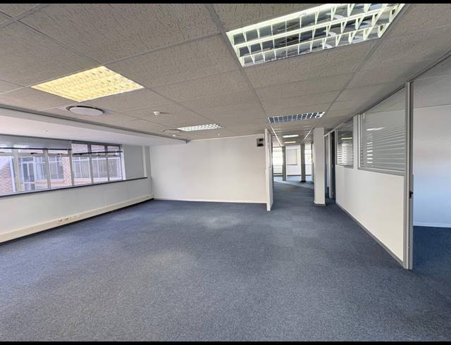 2,428M² OFFICE TO LET IN RANDJESPARK
